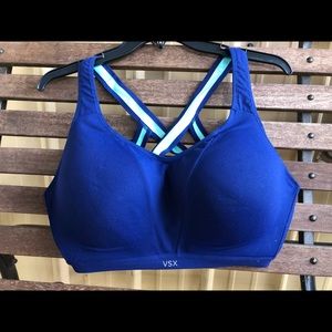 Victoria Secret Sport Bra 38DDD Underwire